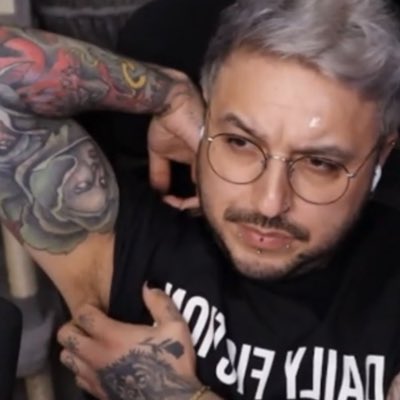 MacabreVonMoore's tweet photo. #NuevaFotoDePerfil https://t.co/Tt1Sv54Fik