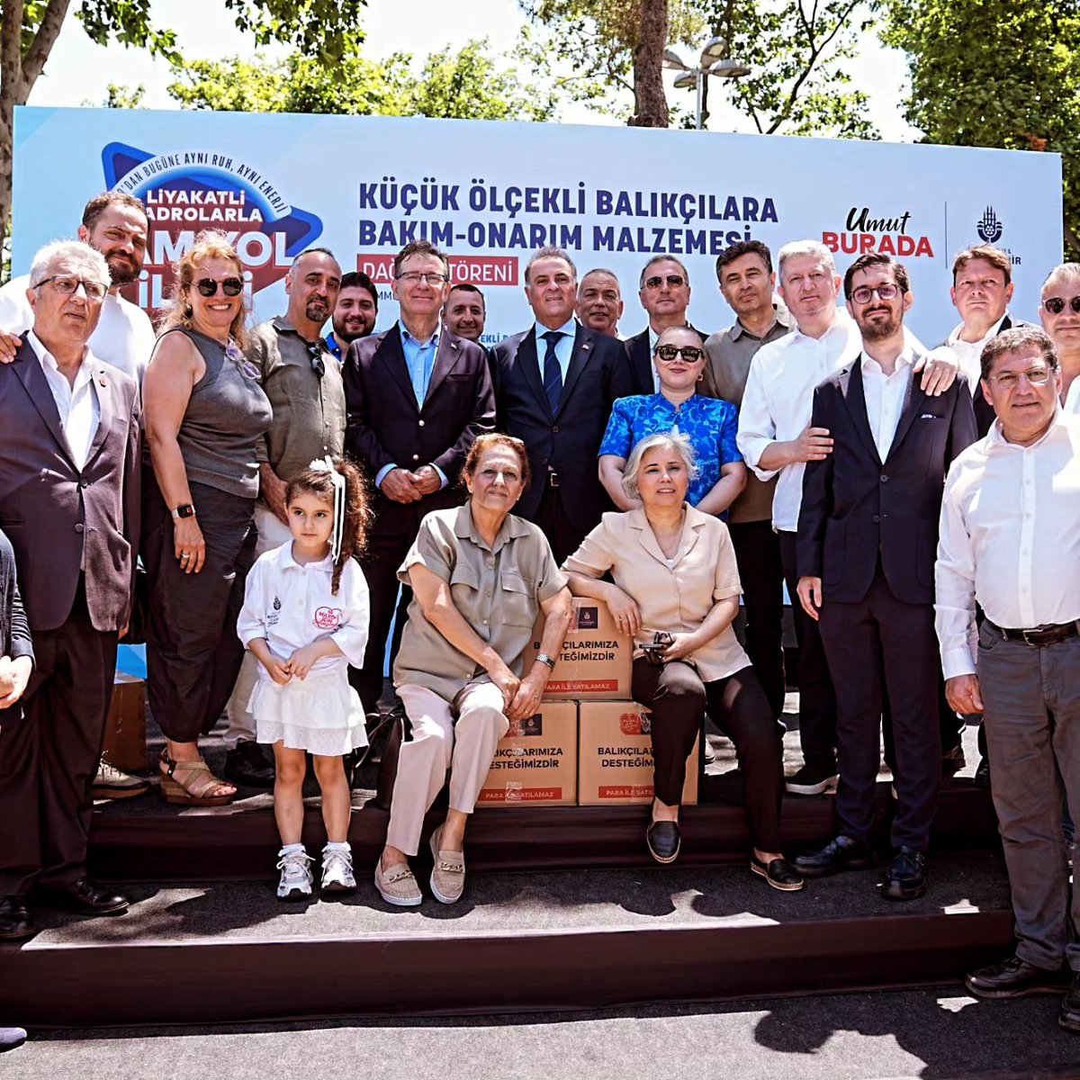 GTVURAL's tweet photo. Ekrem Başkanımızın başlattığı balıkçılarımıza destek hizmeti devam ediyor #İstanbulİçin #İstanbulluİçin #ÇalışmayaDevam #ÜretmeyeDevam https://t.co/3yhL8r78tT