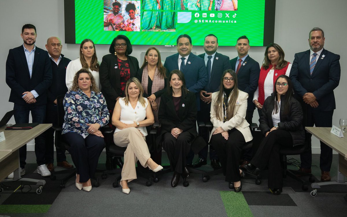 SENAComunica's tweet photo. 🇨🇴🇭🇳 El SENA y el INFOP de Honduras unen esfuerzos para fortalecer la formación para el trabajo y crear más oportunidades para la juventud de América Latina.

El intercambio de experiencias y buenas prácticas sigue construyendo puentes de conocimiento y desarrollo para nuestros territorios. 💚
#AliadosSENA