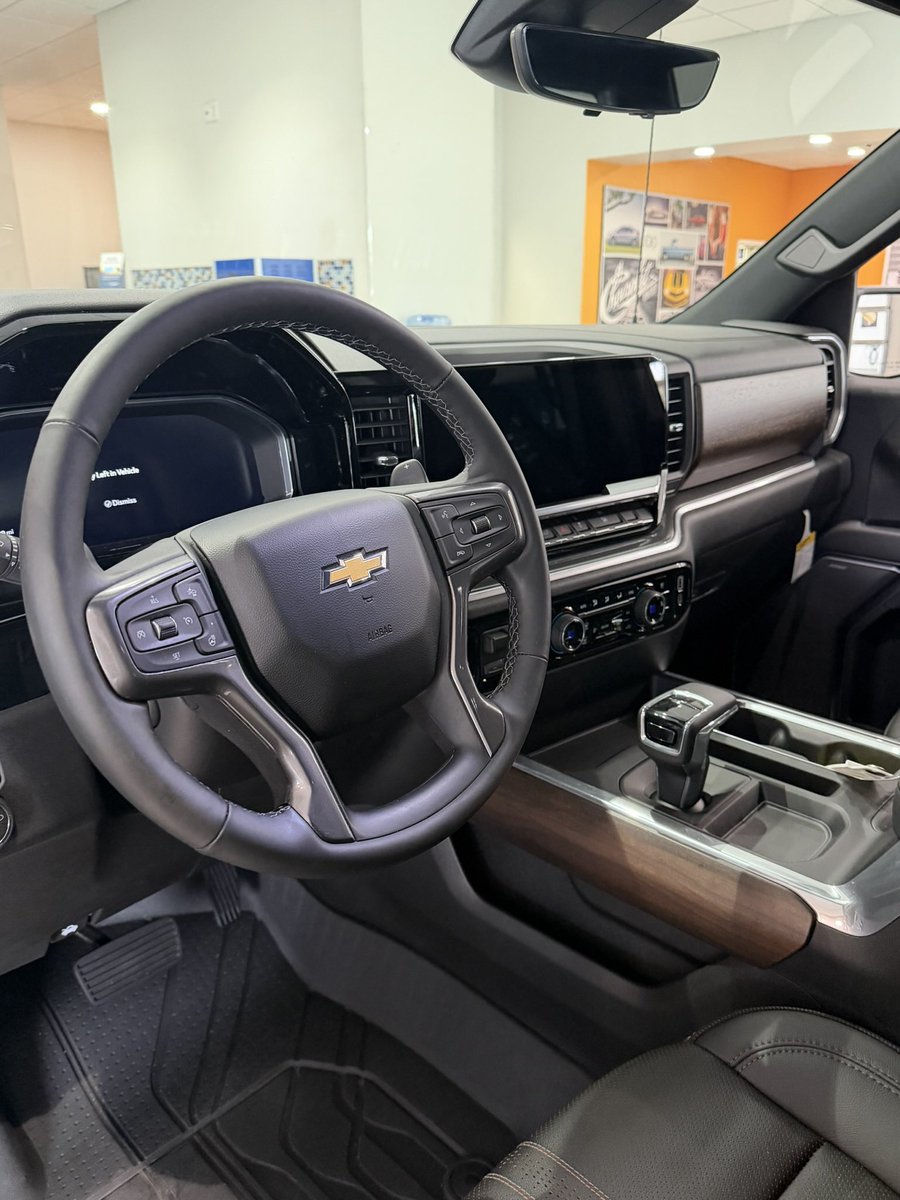 mcdonaldchev's tweet photo. 🎉 New month. New deals. New possibilities.

Start the month with huge savings, an incredible selection, and a team that’s committed to making your buying experience the best around.

Stop by McDonald Chevy and drive home happy! 🚗 https://t.co/xK0ICpEu7e