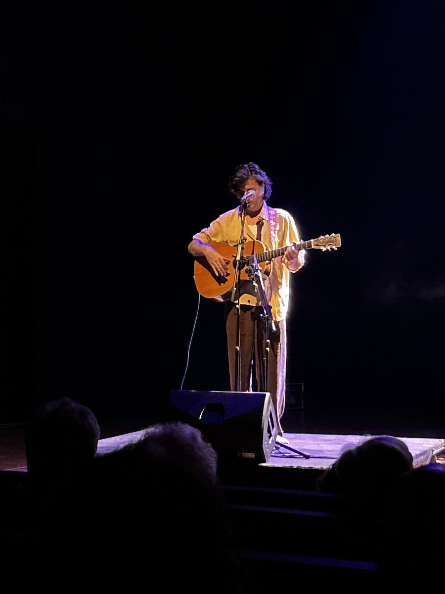 liberto_mas's tweet photo. 📷 Avui a la gala de presentació de la nova temporada d’arts escèniques i visuals de  #Vilafranca. 

🎭 Una programació que reafirma el compromís amb la cultura i el talent. Enhorabona a totes les persones que ho fan possible. #Penedès https://t.co/VVDKGqpOKk