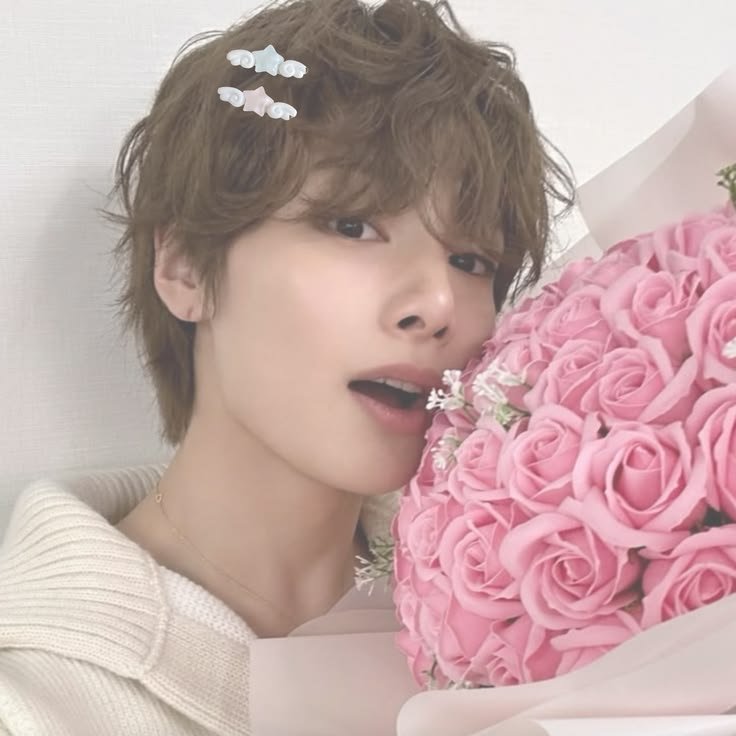 lvskynn08's tweet photo. 𐔌՞ ܸ.ˬ.ܸ՞𐦯 holi, busco mutis 🍓! ୧
        ( #kpoptwt ) ( #stantwt )

˖✦　◟ bts, ald1, skz, txt, nct, kim 
      woojin, a2b, bl, anime, stbv +

— respeto gustos y espero que tu 
también lo hagas ‹3

♡ &amp; RT para ser mutis https://t.co/CI0NppYry2