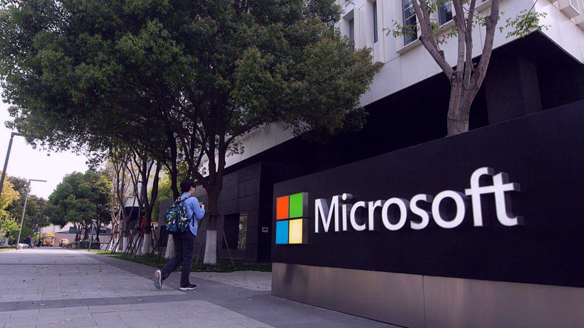m5x612's tweet photo. Microsoft $MSFTがまた人員削減を計画してるらしい。営業、コンサル、Xbox関連の職種が対象になるみたい。

削減率は従業員22万人の2.5%未満との報道だって - Business Insiderより https://t.co/KcnyjXwvmL