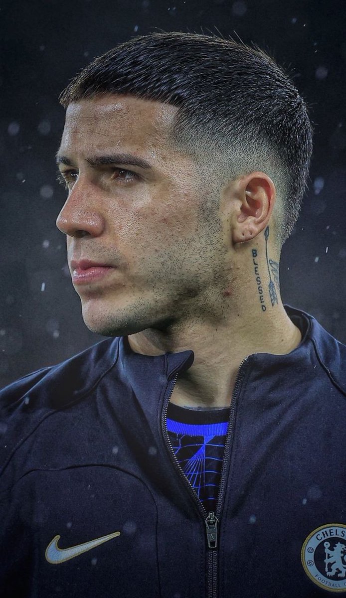 julianxenz0's tweet photo. Enzo Fernández podes volver a ESTE CORTE POR FAVOR TE LO PIDO https://t.co/ySawFrnFlr