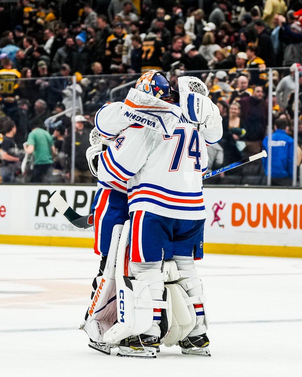 nuggyyybabyyy's tweet photo. the oilers have officially lost both goalies that took us to back to back cup finals. goodbye goodbye goodbyeeee, you were bigger than the whole sky 🕊️💔 https://t.co/ypstgwHg8H
