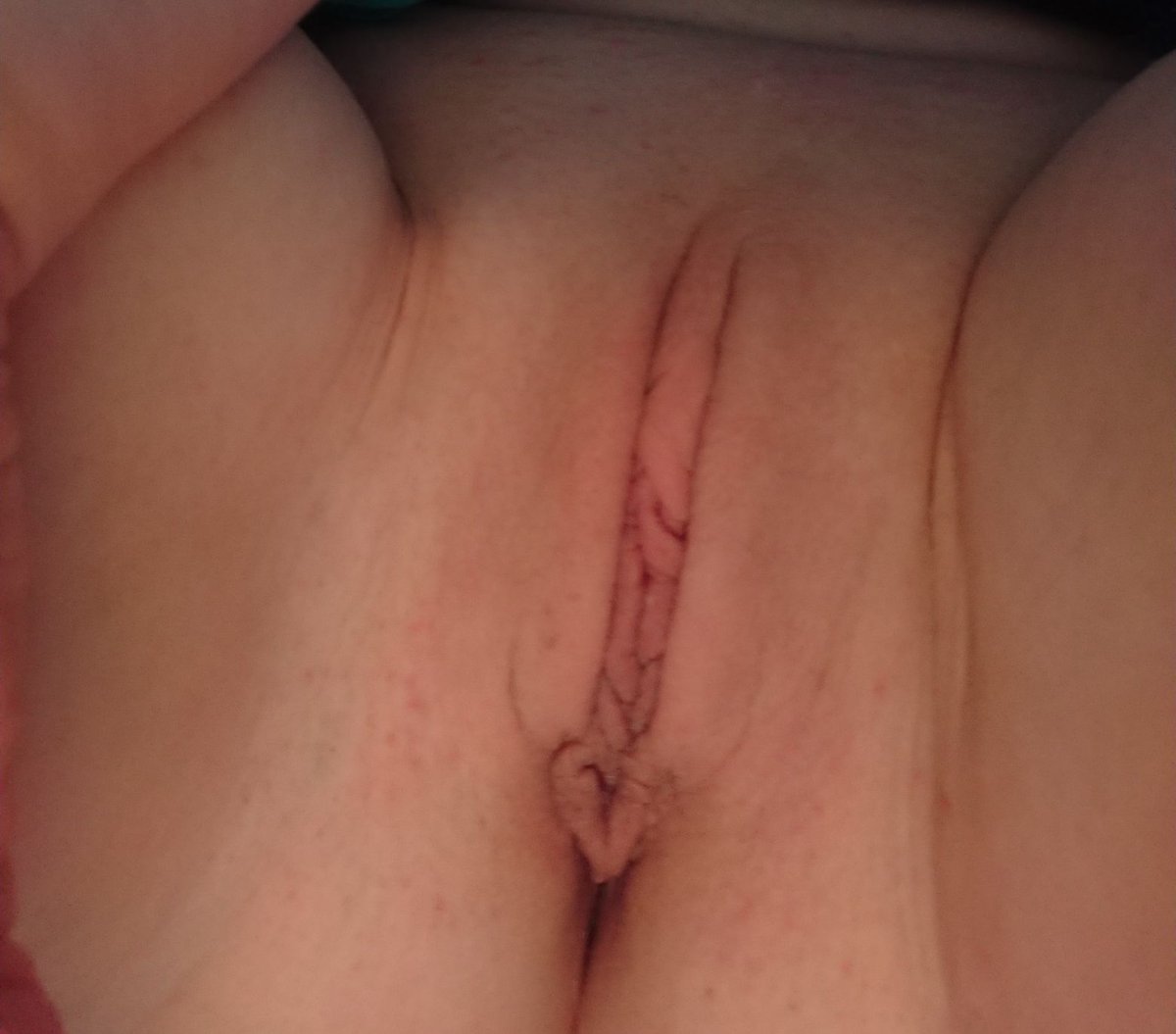 Alwaysup4swaps's tweet photo. Feeling filthy, here's my unaware wifes shaved cunt #wifeshare #gfshare #exposed #voyeur #exhibitionist #nsfw #horny #candid #milf #pussy https://t.co/piNiIP10mZ