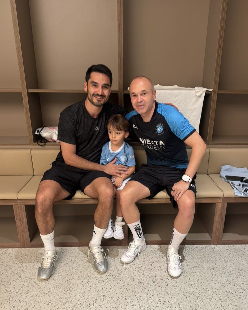 IlkayGuendogan's tweet photo. LA &amp; family 🫶 https://t.co/LLwg8z4afE