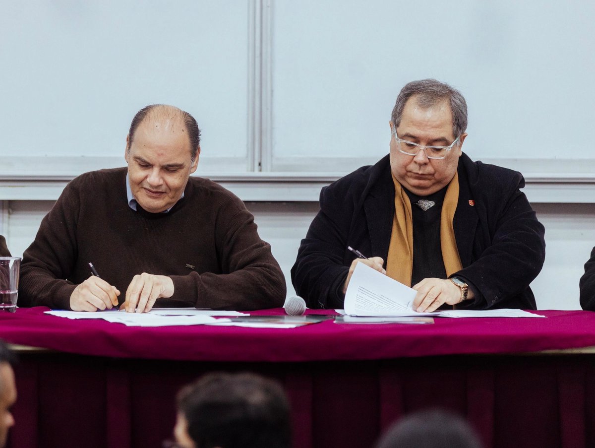 GustavoSaadi's tweet photo. Firmamos un convenio con la Facultad de Ciencias Económicas y de Administración de la UNCA para lanzar dos nuevas diplomaturas universitarias en el Nodo Tecnológico: Desarrollo Emprendedor y Gestión de Negocios Locales, y Educación Financiera y Ciudadanía Digital.

Seguimos acercando más oportunidades de formación para que cada vez más vecinos puedan capacitarse, emprender y crecer.