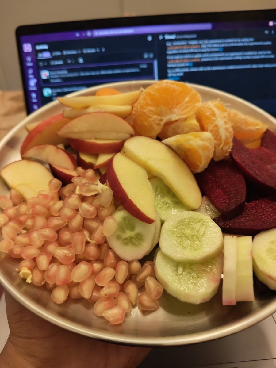 sweater_tweeter's tweet photo. TH:03 moon looked really pretty, a plate full of fibre, bhakti mode on, thecha paratha https://t.co/LeFvlXryIL