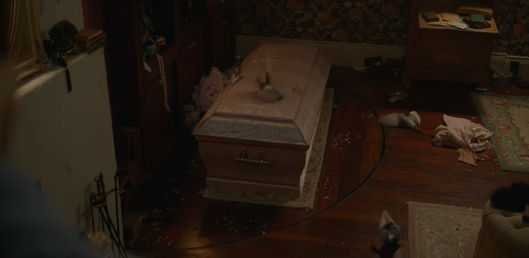 lestatgothic's tweet photo. quarto de uma garota vampira de 14 anos https://t.co/tE6WqY0pgA