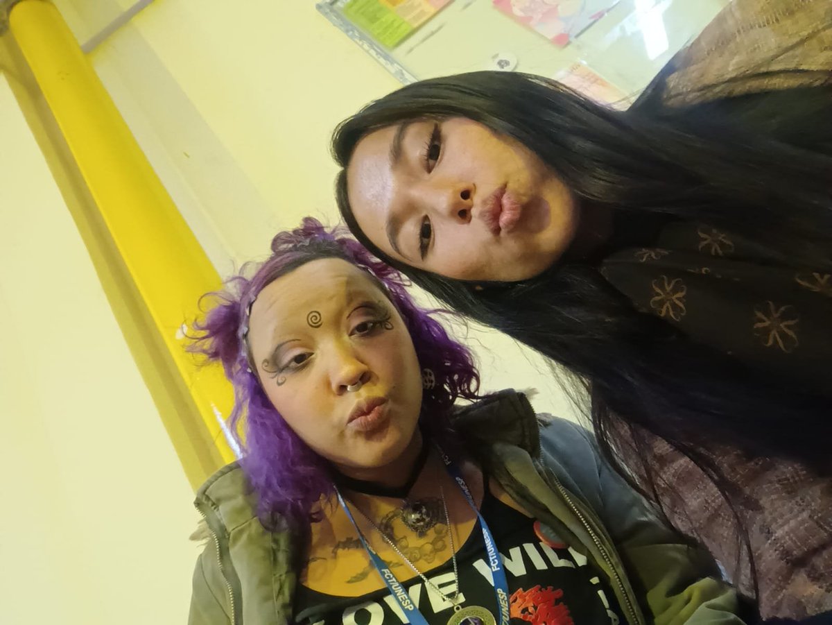 cezi0137's tweet photo. saudades amiga jully https://t.co/DQzoE03F83