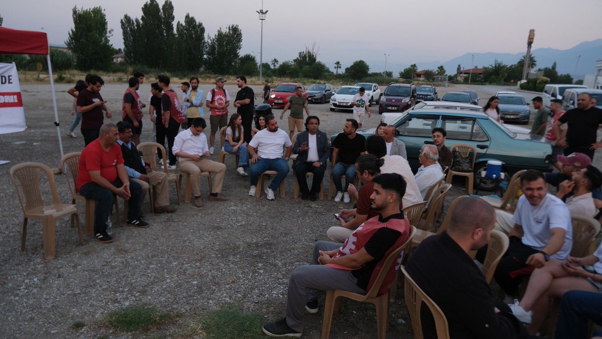 PamukkaleChp's tweet photo. Anayasa’dan kaynaklanan örgütlenme haklarını kullandıkları için Trendyol Express taşeronu GHZ şirketinde işten çıkarılan işçileri, seçilmiş Denizli İl Başkanımız Sayın Ali Osman Horzum, İlçe Gençlik Kolları Başkanımız ve yöneticilerimizle birlikte direniş çadırında ziyaret ettik. Ayrıca, DİSK İletişim-İş Sendikası tarafından gerçekleştirilen basın açıklamasına katılarak emekçilerin haklı mücadelelerine destek verdik.

Nerede bir haksızlık varsa, kim mağdur ediliyorsa, Cumhuriyet Halk Partisi olarak dün olduğu gibi bugün de yarın da emekten, adaletten ve hukuktan yana olmaya devam edeceğiz.