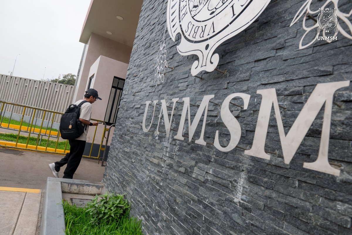 UNMSM_'s tweet photo. 🚪🎓 La nueva Puerta 2 de la Universidad Nacional Mayor de San Marcos (UNMSM), ubicada a escasos metros del cruce entre las avenidas Universitaria y Venezuela, ya se encuentra habilitada para el ingreso de estudiantes, docentes y personal administrativo.

🆔 El ingreso obligatorio para los alumnos es con carné universitario, de biblioteca o documento de identidad si no poseen ninguno de los dos anteriores.

Lee la nota completa aquí
https://t.co/cdL7GgaMUn

Fotos: Rogelio Llosa