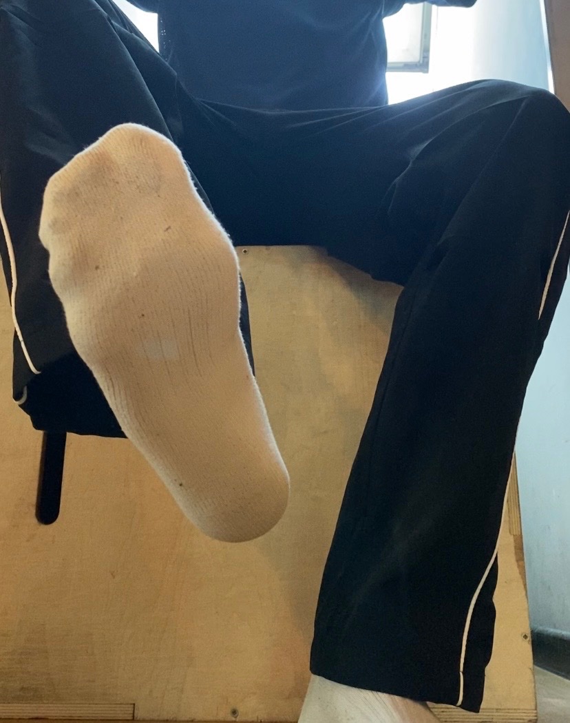 Milan_master11's tweet photo. #feet #socks #alpha #findom #cash #atm #herrenfüße #fußdominanz #fußanbetung #fußsklave

I know you would you like to smell my feet after training 🏋️

Ich weiß, du würdest nach dem Training gerne an meinen Füßen riechen, du kleine Fotze! https://t.co/gBabYflR4F