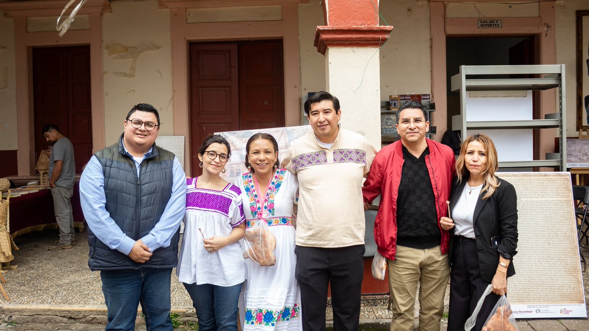 el_colmich's tweet photo. 📚 La Dra. Violeta Vázquez Rojas Maldonado participó en el encuentro de la #RedDeHistoriasLocales en Pichátaro, donde #Colmich impulsó acciones para preservar la memoria comunitaria. https://t.co/qfsb32Ln4b