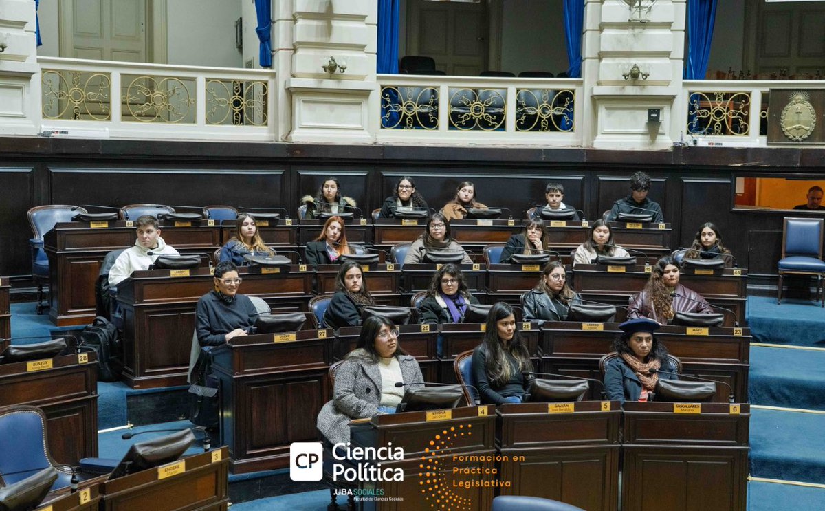 CpoliticaUBA's tweet photo. 🏛️ Estudiantes de Ciencia Política participaron del cierre del Programa de Formación en Práctica Legislativa en el Palacio Legislativo bonaerense.

Agradecemos a @David_Alcala por recibirnos y compartir este espacio de intercambio y formación. 📚🤝 https://t.co/rvum8yeJBE