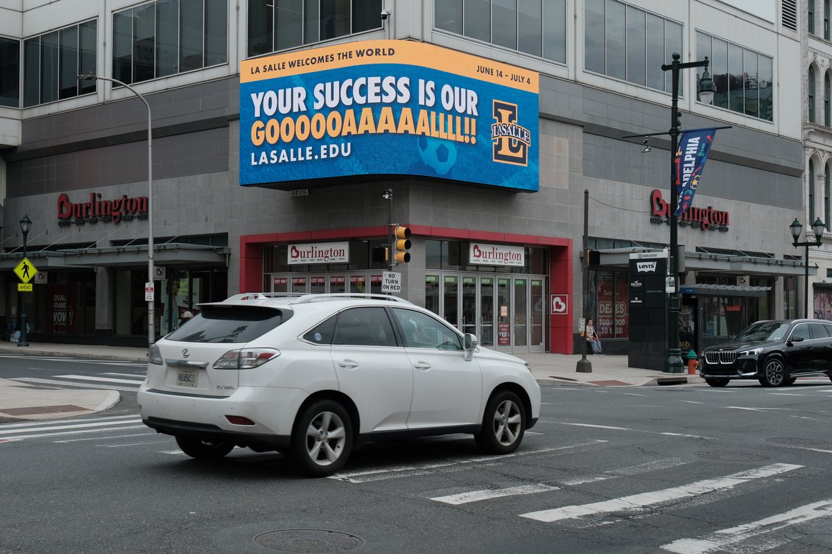 LaSalleUniv's tweet photo. Our GOOOOAAAAALLLLL hasn't changed since 1863. We’re for our students’ success, always! 

#BeKnownForMore #LaSalleUniversity #InternationalSoccerInPhiladelphia https://t.co/k6sSwLpJRm