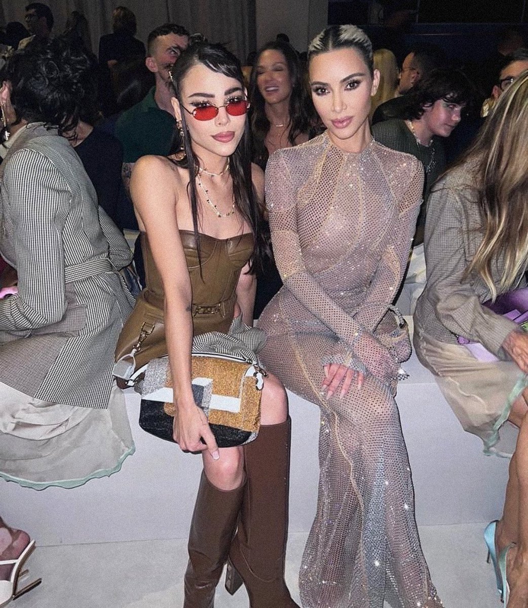 kaliinvenuss's tweet photo. Recuerdan cuando Danna y Kim Kardashian: https://t.co/qBWMrdwBoe