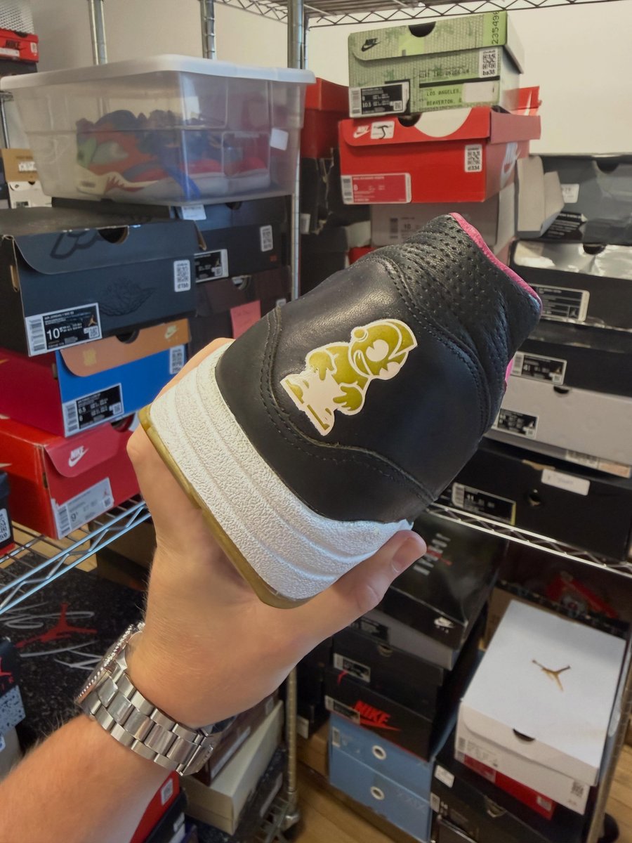 ModernNotoriety's tweet photo. KidRobot Air Max 1s still intact in 2026 😮‍💨 https://t.co/WGf2h7mSxX