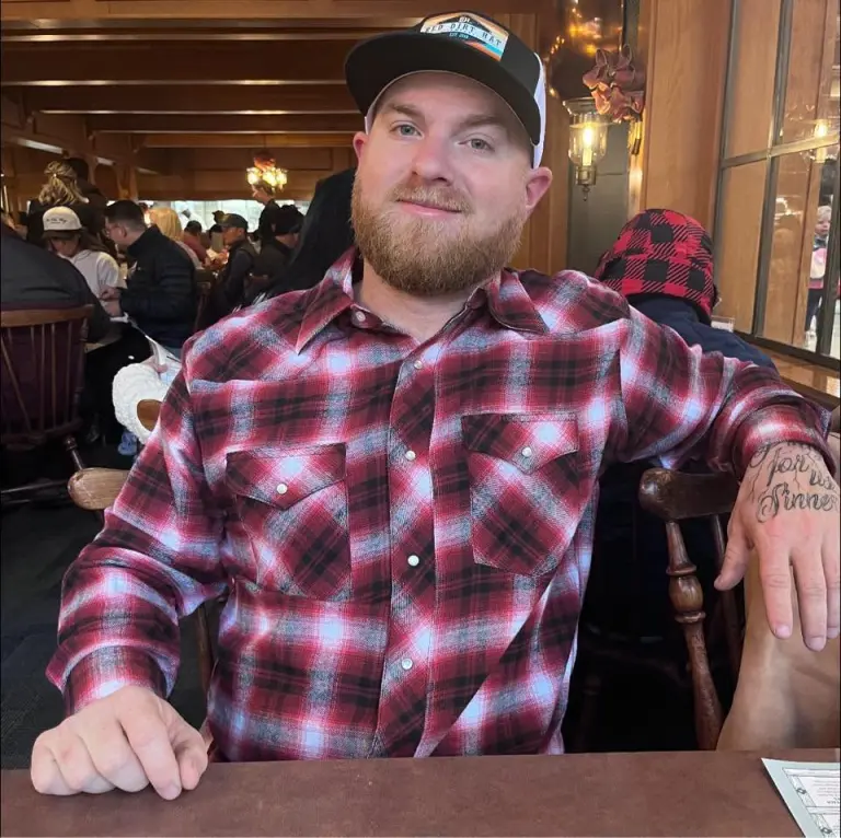MetalLeadGm3's tweet photo. @farmingandJesus This is the reason God created men. To protect, even if it means risking his life. 

'Chance Allison, was dragged underwater into a violent “death roll” as he attempted to save his girlfriend.' He pulled her free but she died later after losing both arms. 
https://t.co/2ePxXPuOMZ https://t.co/DU0uyLYhPp