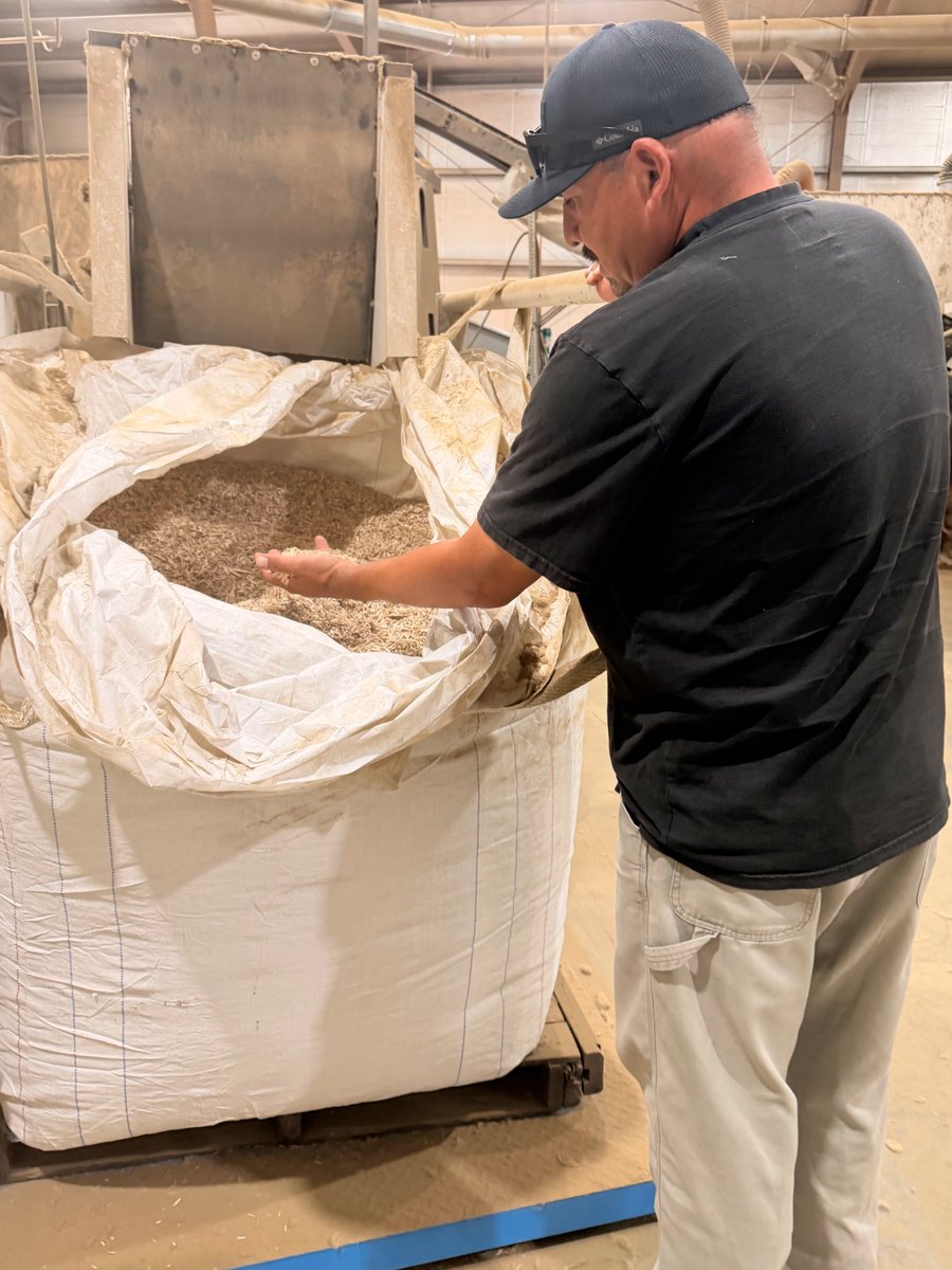 kennethhmeyer's tweet photo. Great afternoon to welcome Jonathan Red Owl to the hemp stalk processing facility of Complete Hemp Processing in Winfred, South Dakota.  Jon is the Community Engagement Manager of Makoce Agriculture Development. Today he picked up Makoce's order of hemp hurd. #sdhemp https://t.co/9eArNWh9Nt