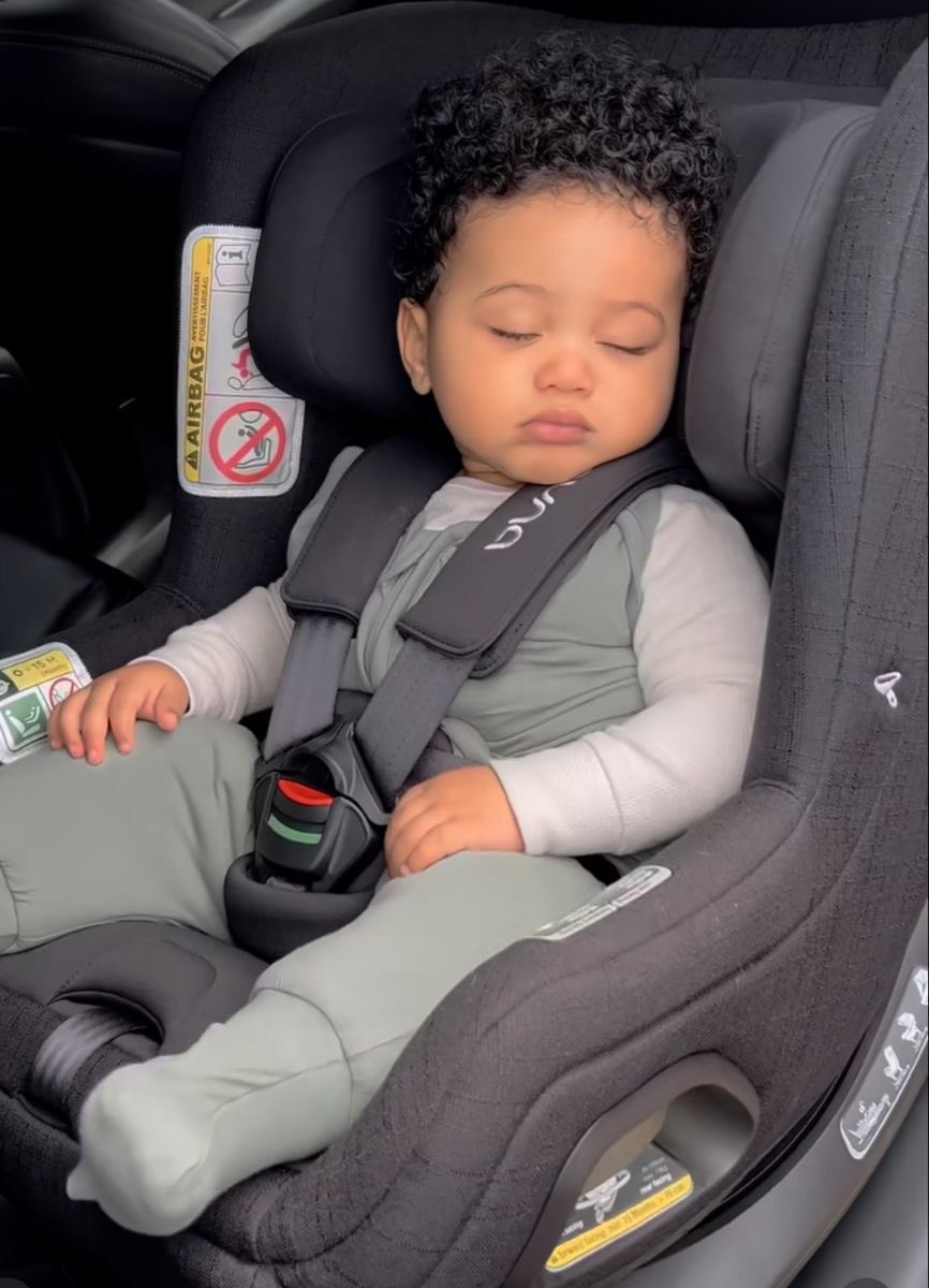 ziecity's tweet photo. He’s so cute!! https://t.co/rOCD7flWcn