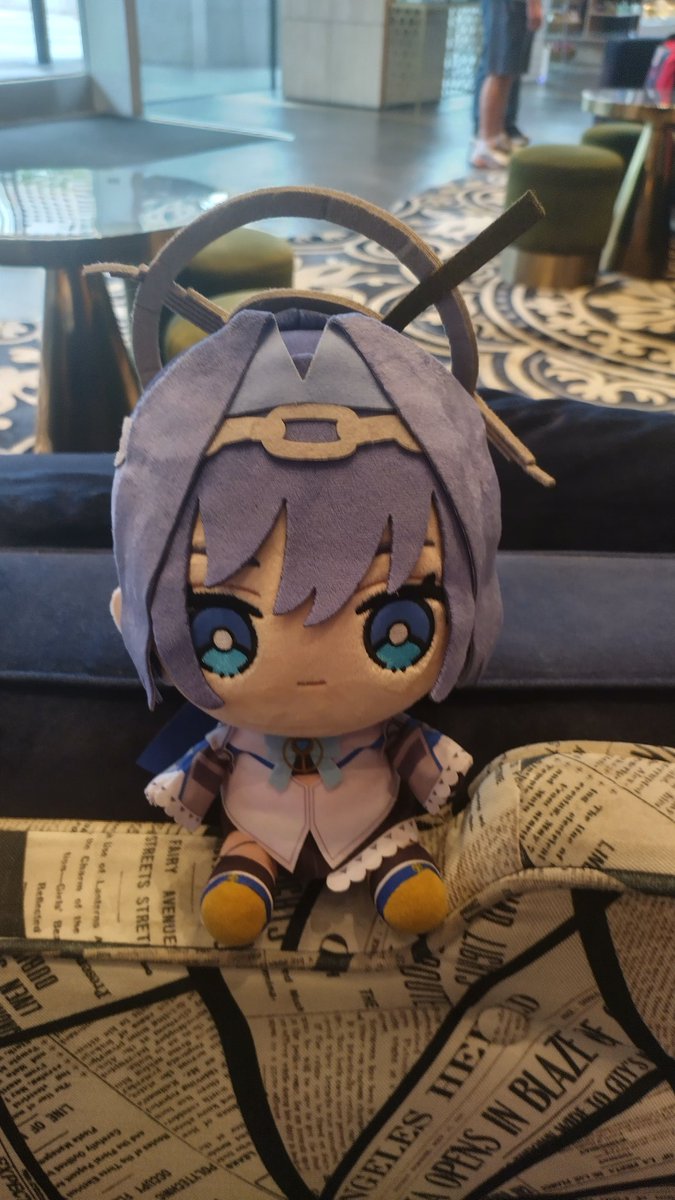 salg0880's tweet photo. I'm here for day 0 for Anime Expo and day -1 of SerendSKIBIDIII!!! Repping my kami oshi Kronii!!! Kroniichiwa!!! #holoserendipity #AnimeExpo https://t.co/p7bBJHJkhI