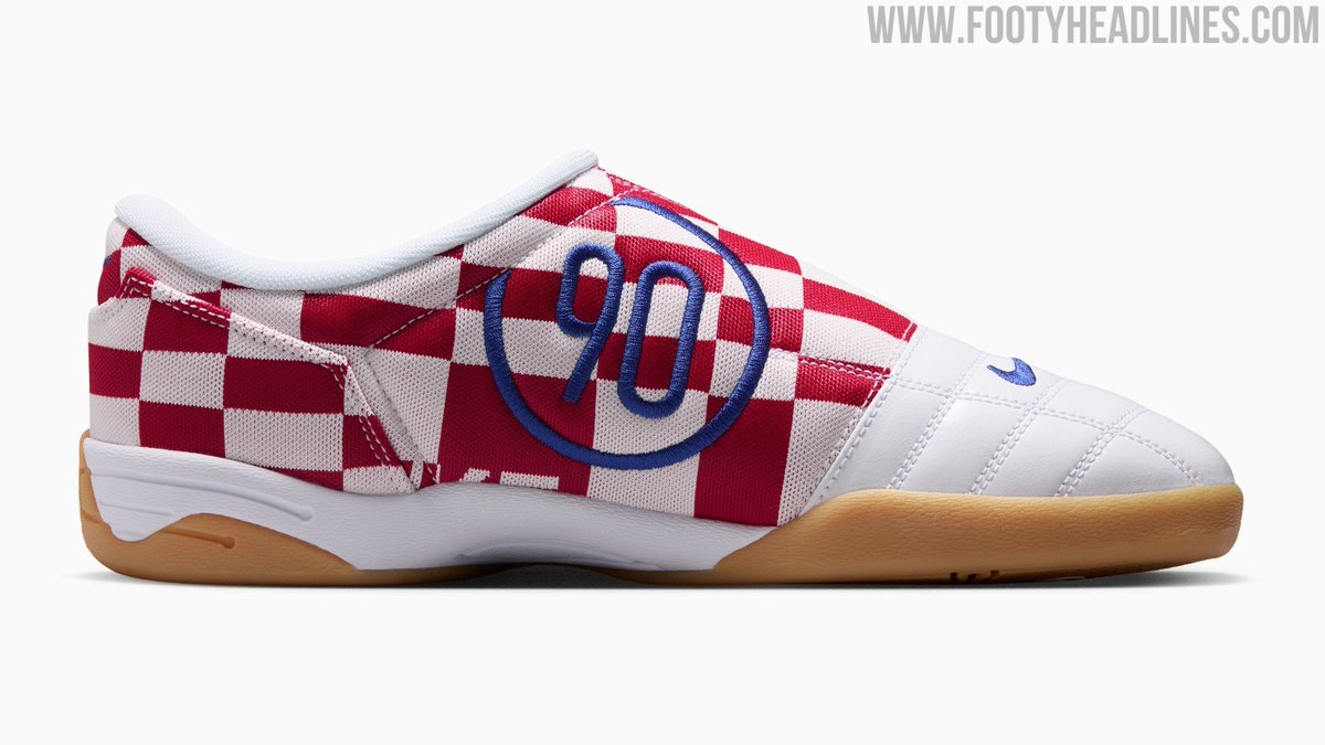 CroatiaFooty's tweet photo. 🚨 𝐋𝐀𝐓𝐄𝐒𝐓: Nike has released a special edition Total 90 III 'Croatia' sneaker featuring a striking red and white checkered upper inspired by the national team’s iconic home kits.

The classic T90 silhouette has been transformed into a lifestyle shoe and is now available on Nike’s website and at select retailers. 

📸 @Footy_Headlines