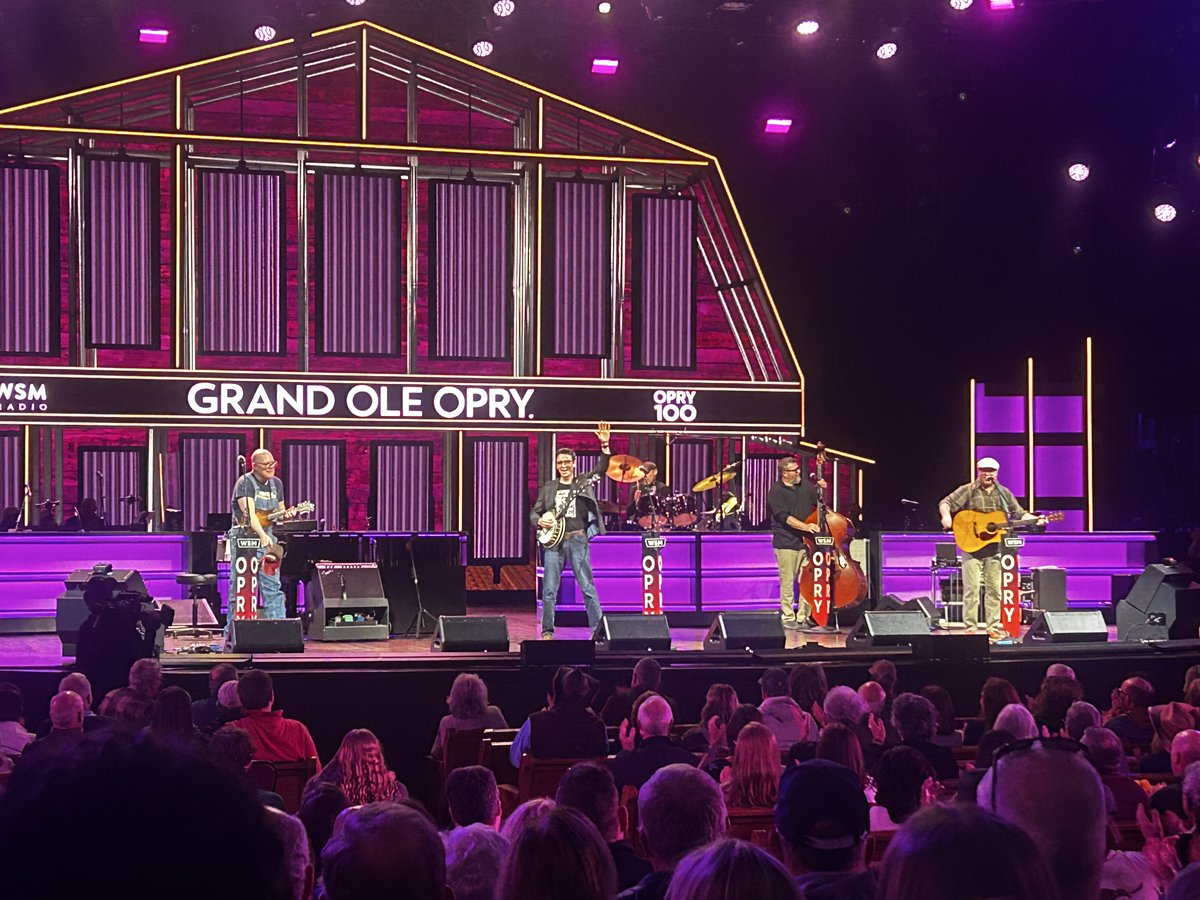 Hillbenders's tweet photo. 🚨New EP!🚨 Just in time for your July 4th festivities, save and spin our new EP “Live at the Grand Ole Opry Vol. 1” available on all streaming platforms!  #rootscoustic #onefinesweetandsunnyday #BeatleGrass
https://t.co/XewIk8wH1Q... https://t.co/zKBA46GIk5