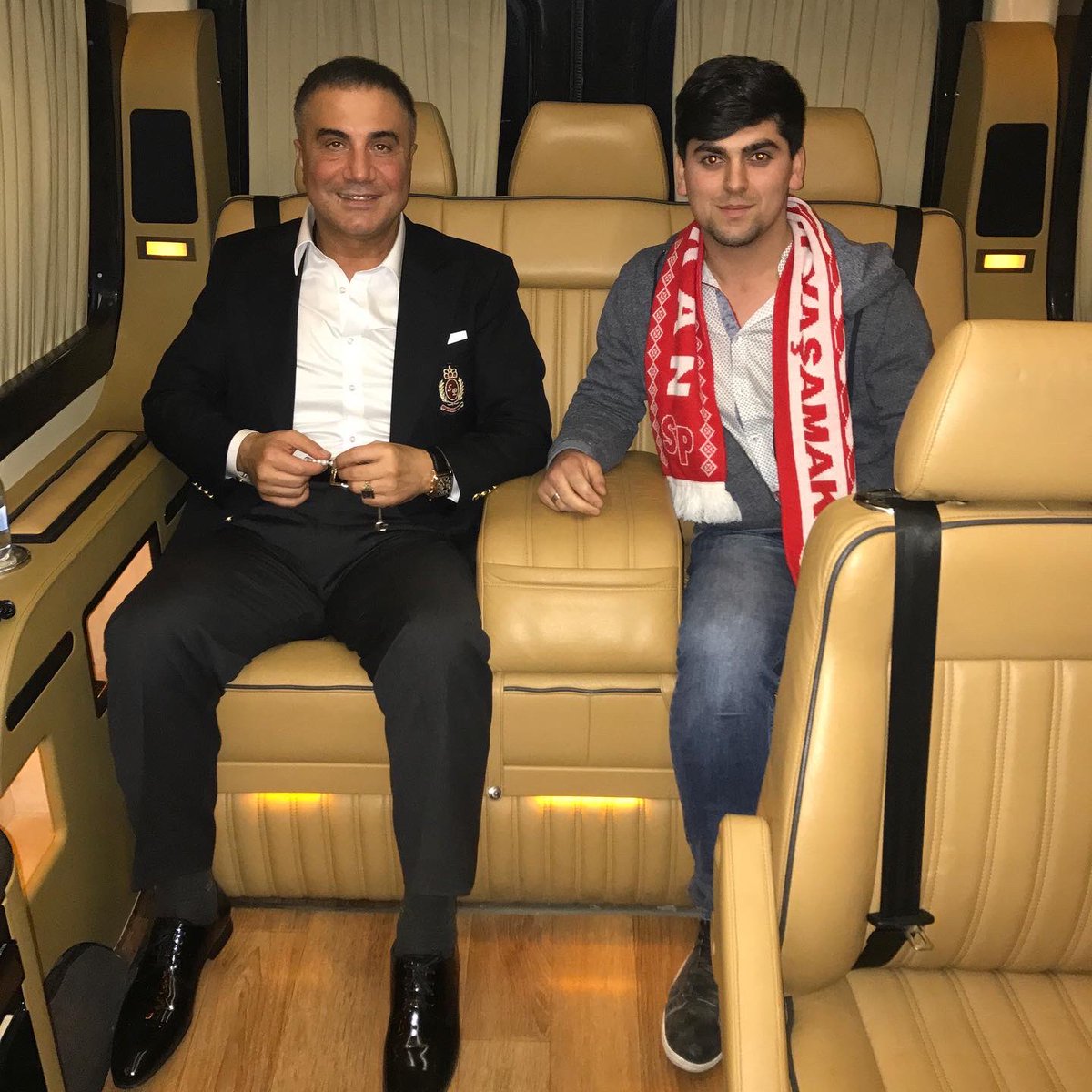 resittontus's tweet photo. Hasret, Özlem Ve Sabır.
Seven İnsanların En Ağır İmtihanıdır.

REİS SEDAT PEKER 
@sedat_peker 
@yvzayd 
@hizirreis999 
@Serdengecti58 https://t.co/y3KpVpnb32