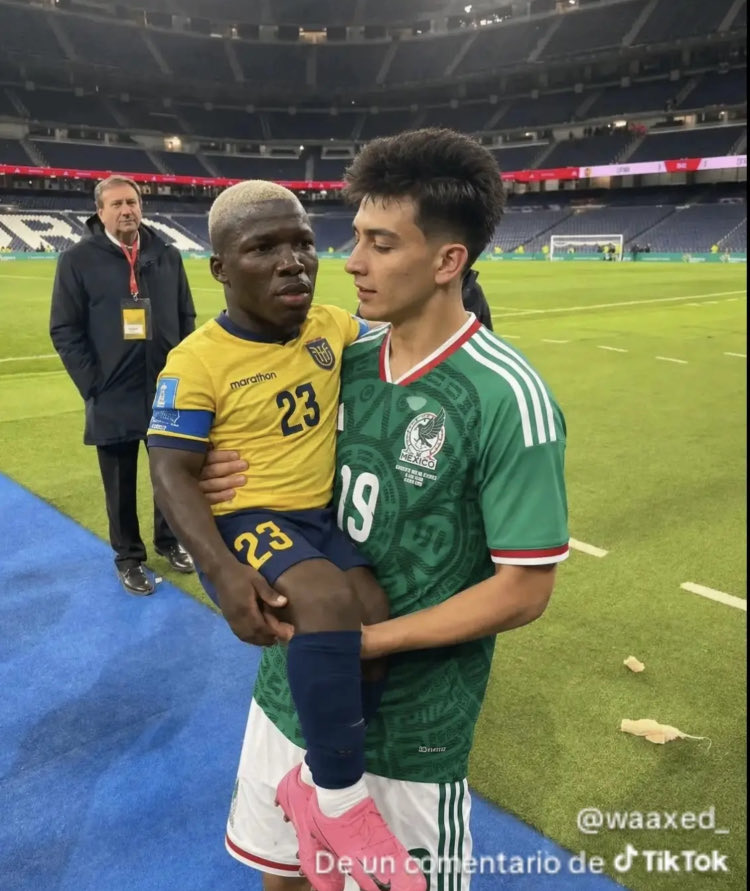 callejon_114's tweet photo. Apenas tiene 17 años y ya es papá. https://t.co/ozUKYWYSJj