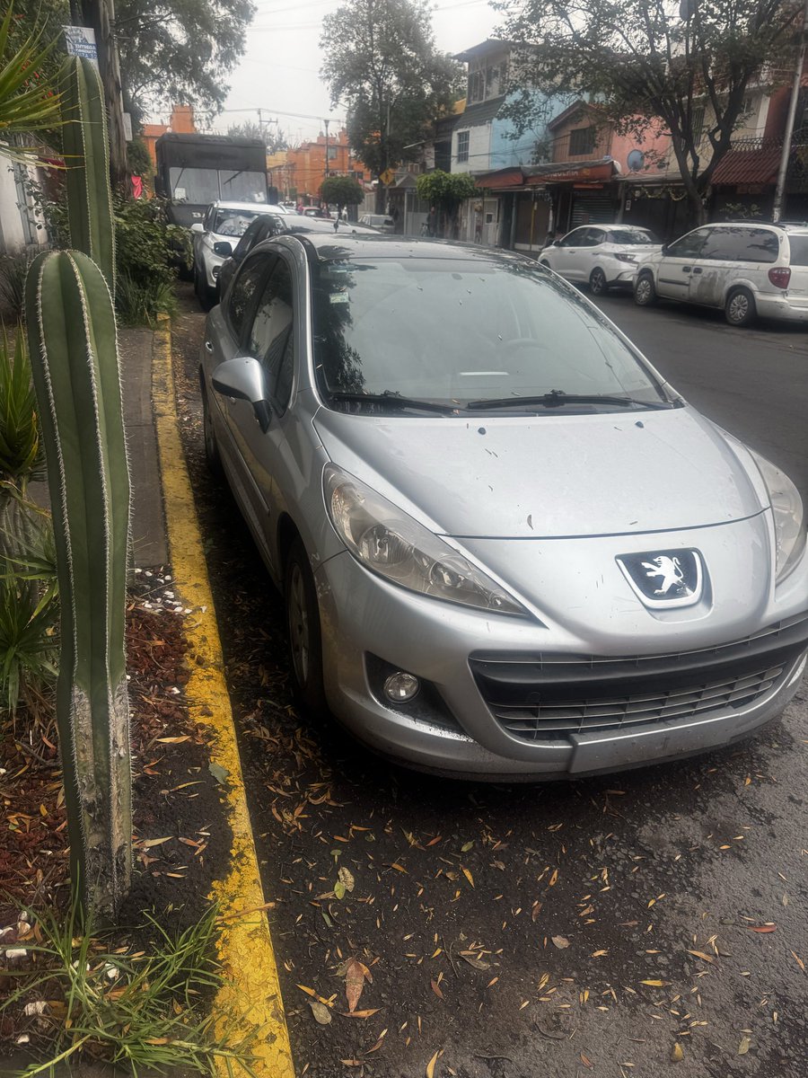 Jonaskal_el's tweet photo. @UCS_GCDMX @SSC_CDMX @OVIALCDMX @SSPCMexico Sigue mismo carro sin mover en Catalina Buendía frente al 1B sin mover y sin placas desde hace 1 mes que se hizo el reporte en alcaldía COYOACÁN, CTM Culhuacan Secc Vl @UCS_GCDMX @SSC_CDMX @OVIALCDMX @SSPCMexico https://t.co/jKyBo7sajD