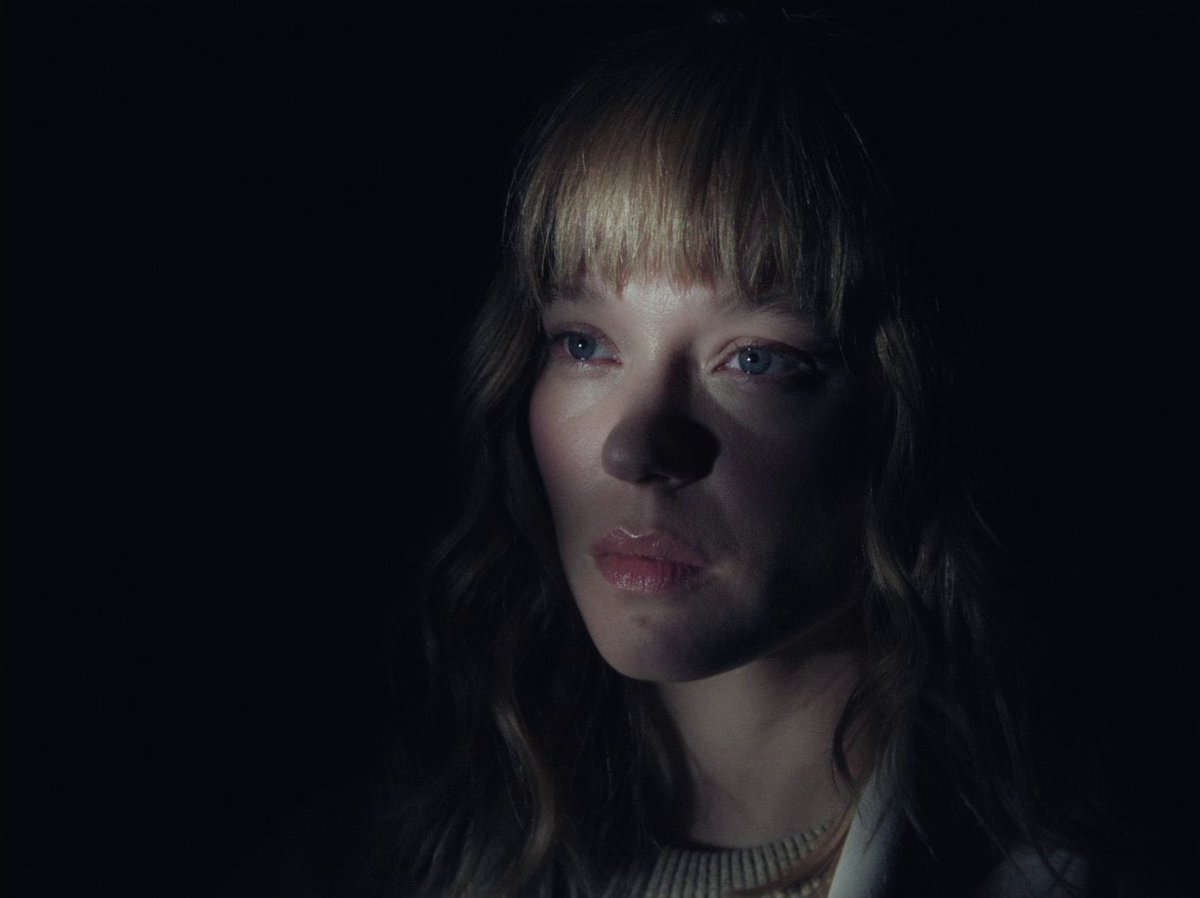 jubide5a7's tweet photo. léa seydoux in la bête (2023) is literally the best anyone has ever looked on screen https://t.co/P3Bg1WoEAs