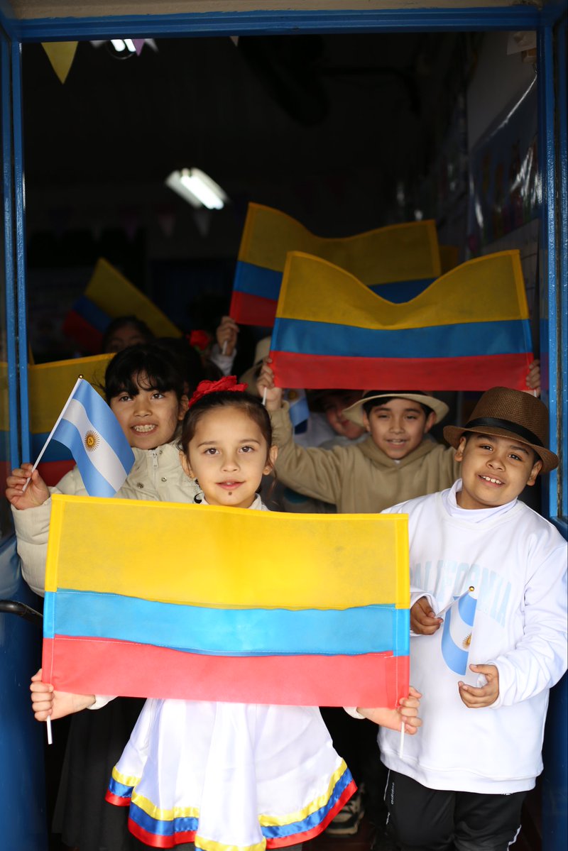 MuniCba's tweet photo. 💌 De Córdoba a Colombia: cartas que promueven hábitos saludables. 

💬 “¿Cómo es un recreo en Cali? ¿Qué comen los estudiantes? ¿Cómo cuidan su salud?” https://t.co/Aa4OraJAj8