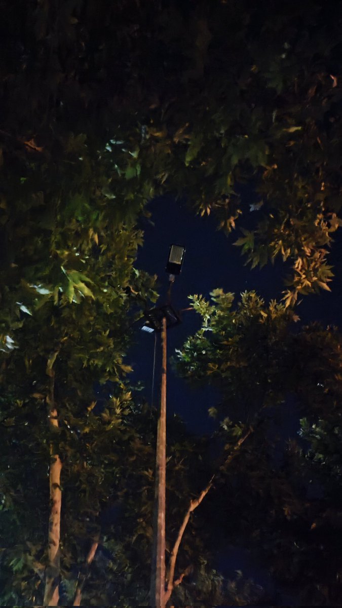 resataslan's tweet photo. @uedascomtr Bursa Caddesi No:174 Karacabey Bursa 
Canbali camii yanındaki çay bahçesinin iki adet elektrik direğindeki lambalar yanmıyor. iki kez 186 hattını arayıp söylememe rağmen arizaniz giderildi diye mesaj geliyor. Ama lambalar hala yanmıyor. https://t.co/tHAAvhVZMn