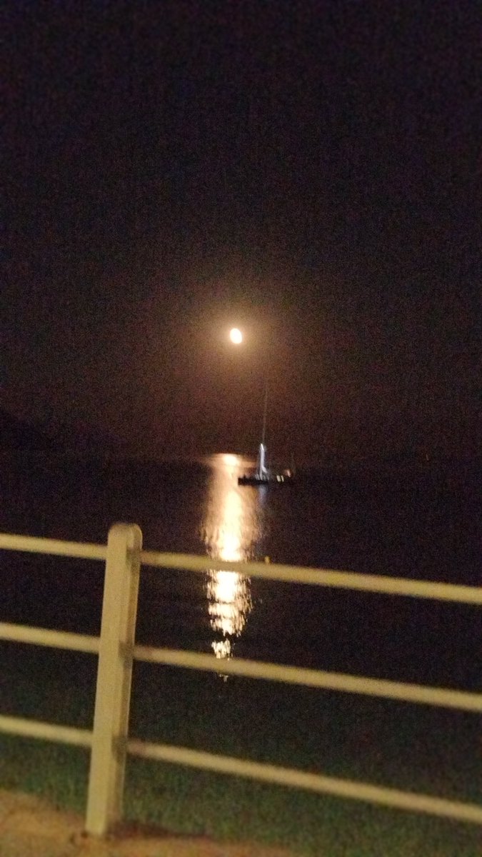 lena_lenaki_len's tweet photo. Αιδηψό φώτο μου ✨💫✨💫🌕📷 https://t.co/X84B1FZccy