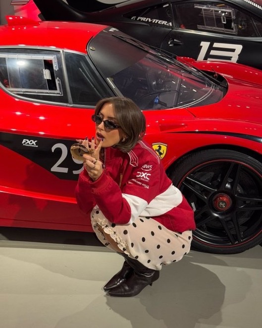 Diorgirlx's tweet photo. she loves ferarri https://t.co/bZ9kFgGDWA