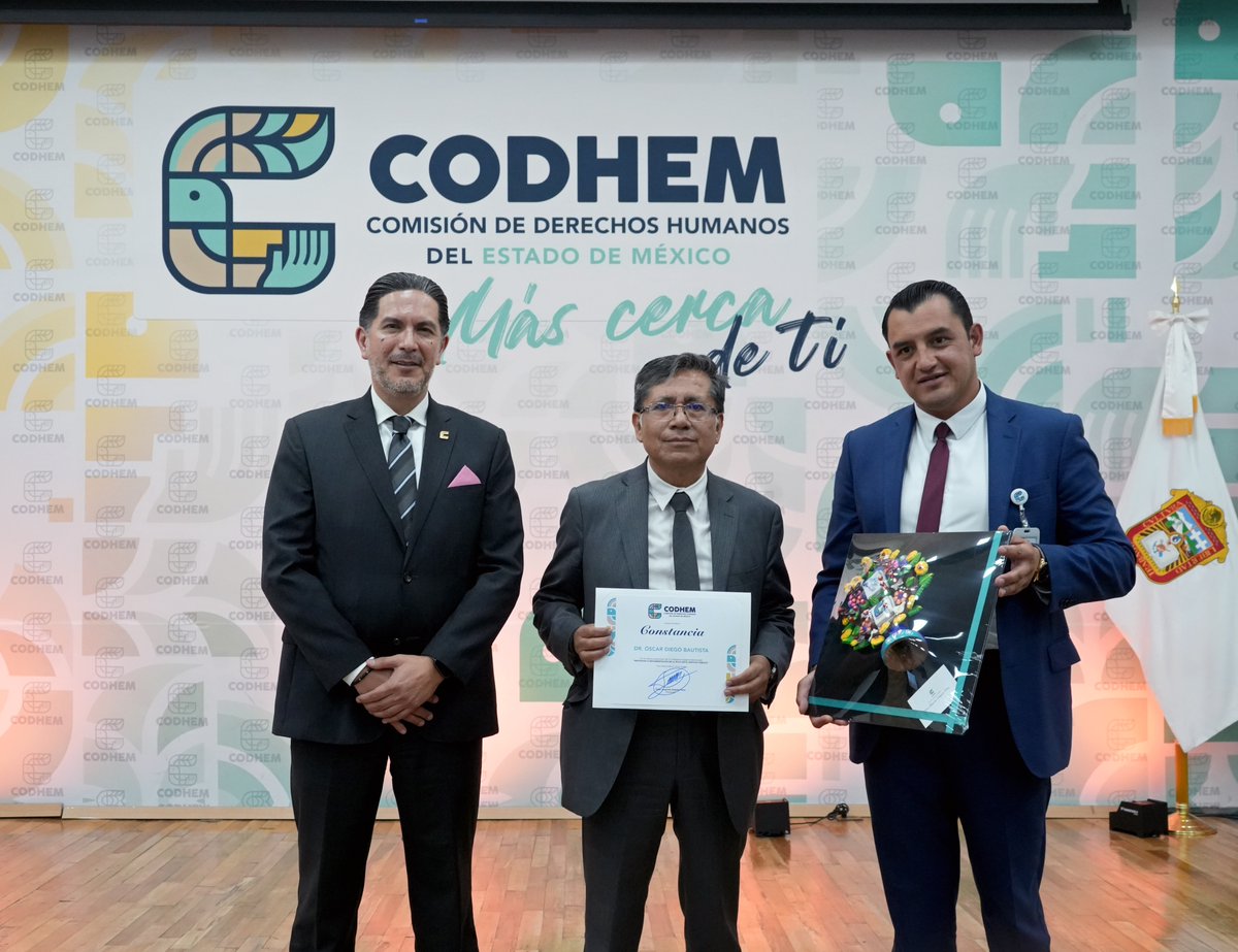 CODHEM's tweet photo. En la #CODHEM recibimos al Dr. Óscar Diego Bautista para impartir la conferencia magistral "Necesidad e Implementación de la Ética en el Servicio Público", una actividad impulsada por el #OIC para fortalecer la cultura de la integridad entre las personas servidoras públicas. 🫱🏻‍🫲🏼 https://t.co/7pjaSLAikL