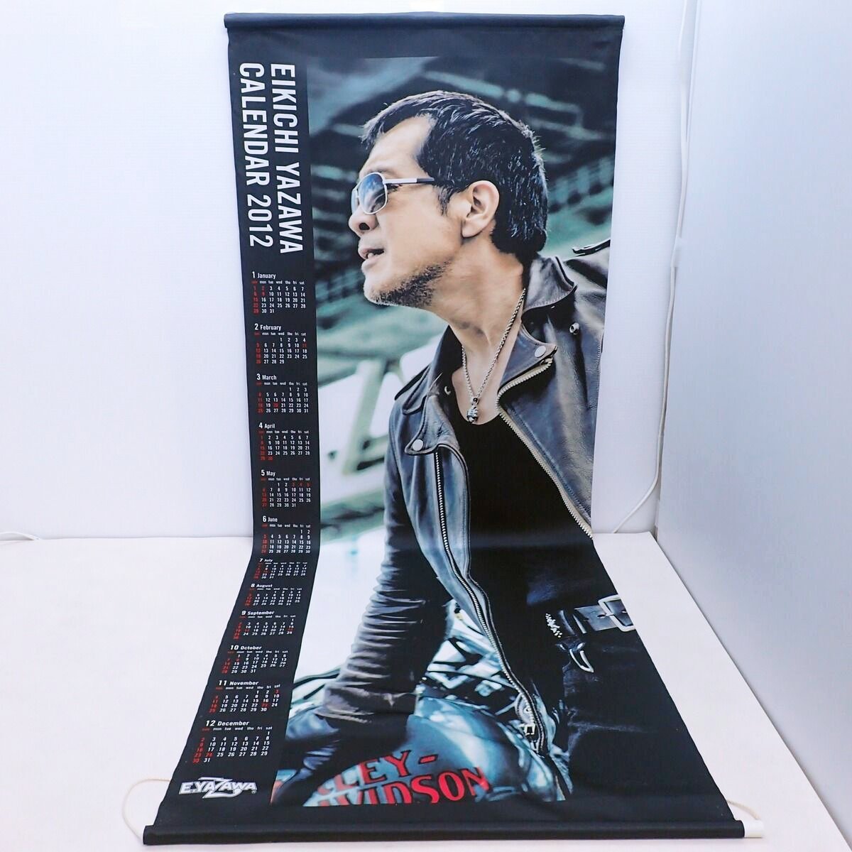 ryobandiscnew's tweet photo. ヒム���ック→坂井さんと横顔が印象的なグッズが続きまして、ハッと思い浮かんだのはYAZAWA！

ビーチタオルやジャケットなど、よく横顔アングルがありますよねー！イカしてるぜ！ https://t.co/N2vflBm5IJ