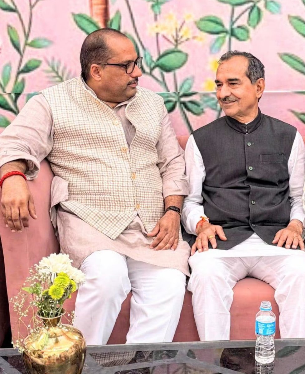 Somkantsharmaa's tweet photo. भारतीय जनता पार्टी, राजस्थान के यशस्वी प्रदेशाध्यक्ष एवं माननीय राज्यसभा सांसद मदन राठौड़ जी को जन्मदिवस की हार्दिक एवं अनंत मंगलकामनाएँ।

आपके दूरदर्शी, ऊर्जावान एवं कुशल नेतृत्व में राजस्थान भाजपा संगठन निरंतर नई ऊँचाइयों को स्पर्श कर रहा है। संगठन के प्रति आपकी निष्ठा, कार्यकर्ताओं के प्रति आत्मीयता एवं जनसेवा के प्रति आपका समर्पण हम सभी के लिए प्रेरणास्रोत है।

प्रभु श्रीराम से प्रार्थना है कि आपको उत्तम स्वास्थ्य, दीर्घायु, सुख-समृद्धि एवं अखंड ऊर्जा प्रदान करें, ताकि आपके नेतृत्व में संगठन और अधिक सशक्त बने तथा राष्ट्रसेवा एवं जनकल्याण का यह अभियान निरंतर नई सफलताओं के साथ आगे बढ़ता रहे।

जन्मदिवस की हार्दिक शुभकामनाएँ!

#HBDayMadanji #MadanRathore #BJPRajasthan #BJP #Rajasthan @madanrrathore