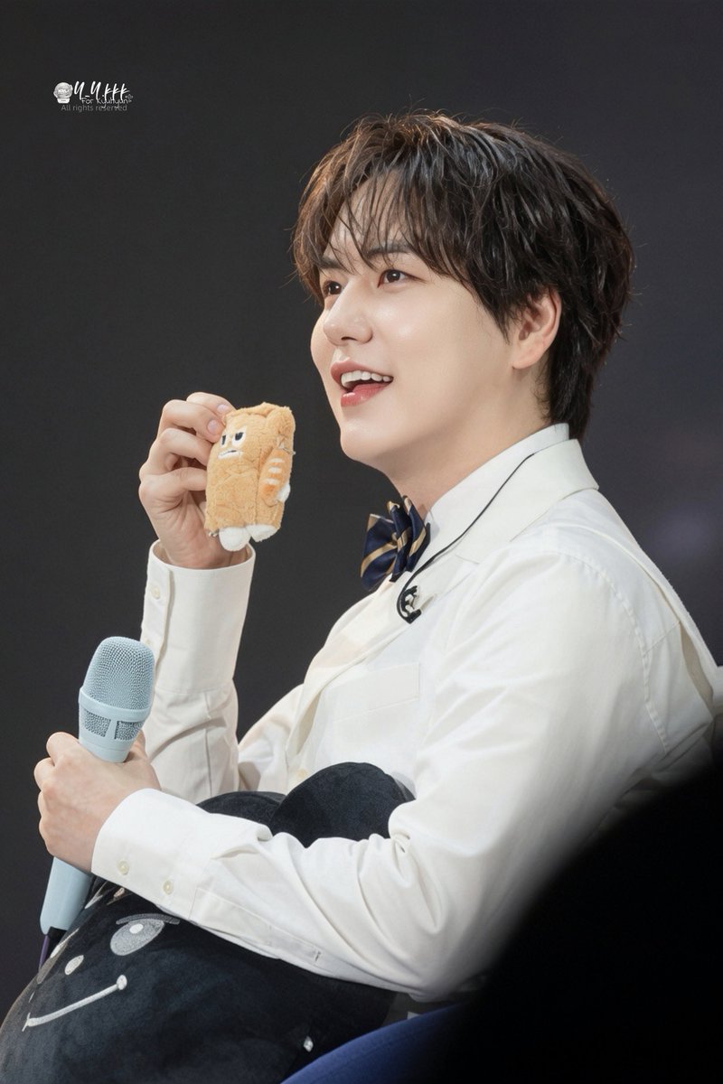 yyyankkk's tweet photo. These two looks the same

2026.06.28 Hotel 203 • Kyuhyun

🩵🩵
@GaemGyu 

#규현 #조규현 #슈퍼주니어 #KyuHyun #圭賢 https://t.co/YHLh2rlBsM