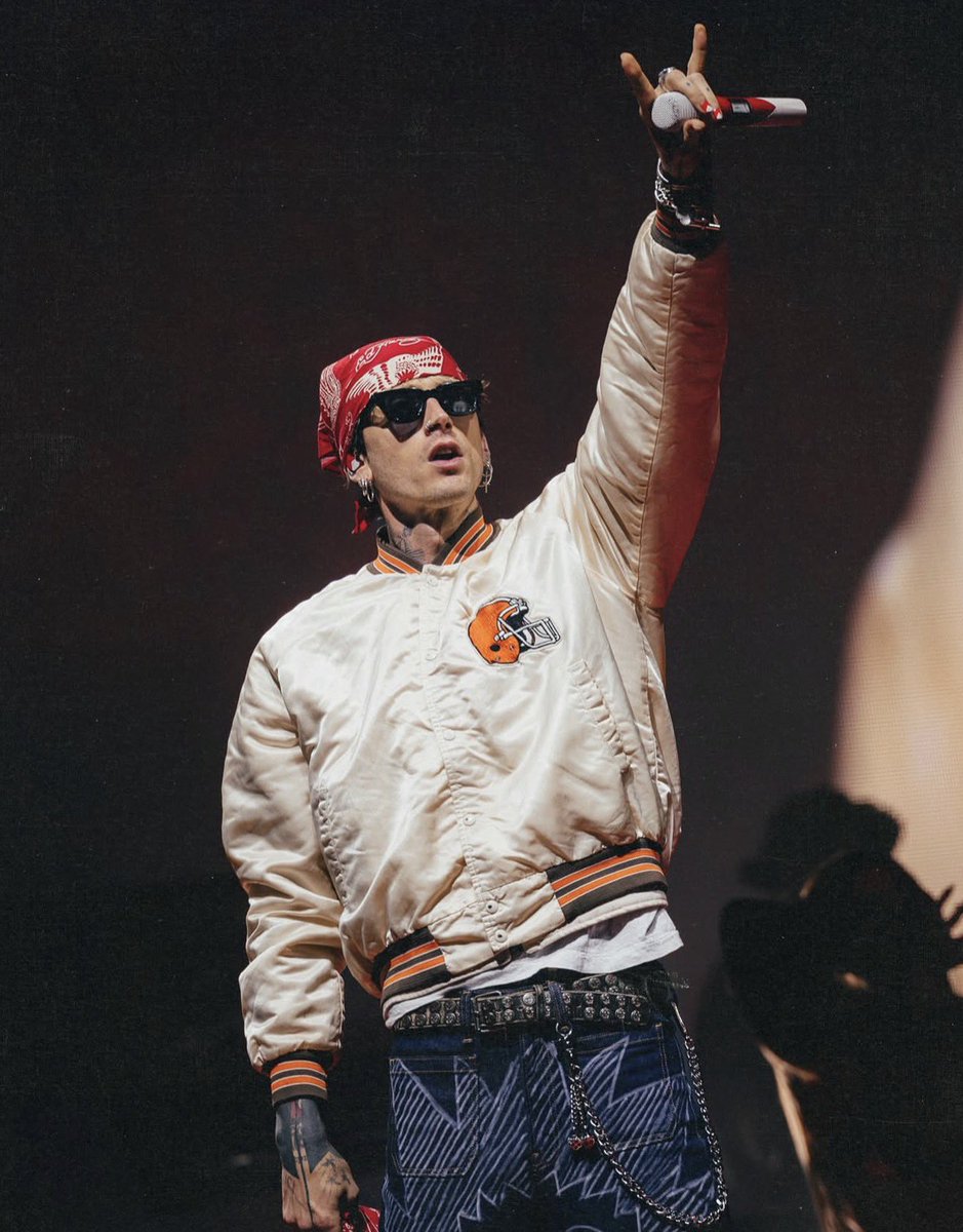 kristenESTXX's tweet photo. Tonight is show 67. 

The final show of the Lost Americana Tour.
The tour of healing. 
Family. 
Friends and smiles. 

mgk showed up and showed out for every single stop. Every city got his all and every city gave their all.  Truly epic. 

 📸 first3onlyofficial https://t.co/Ge00gGwhZQ
