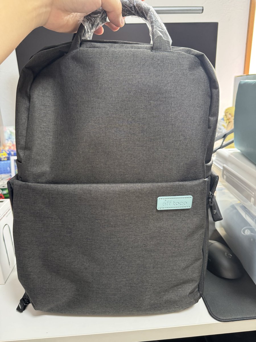 key0223sr's tweet photo. カメラストラップとカメラバッグ買った！！！
両方七千円くらい！ https://t.co/68AhnRgG4V
