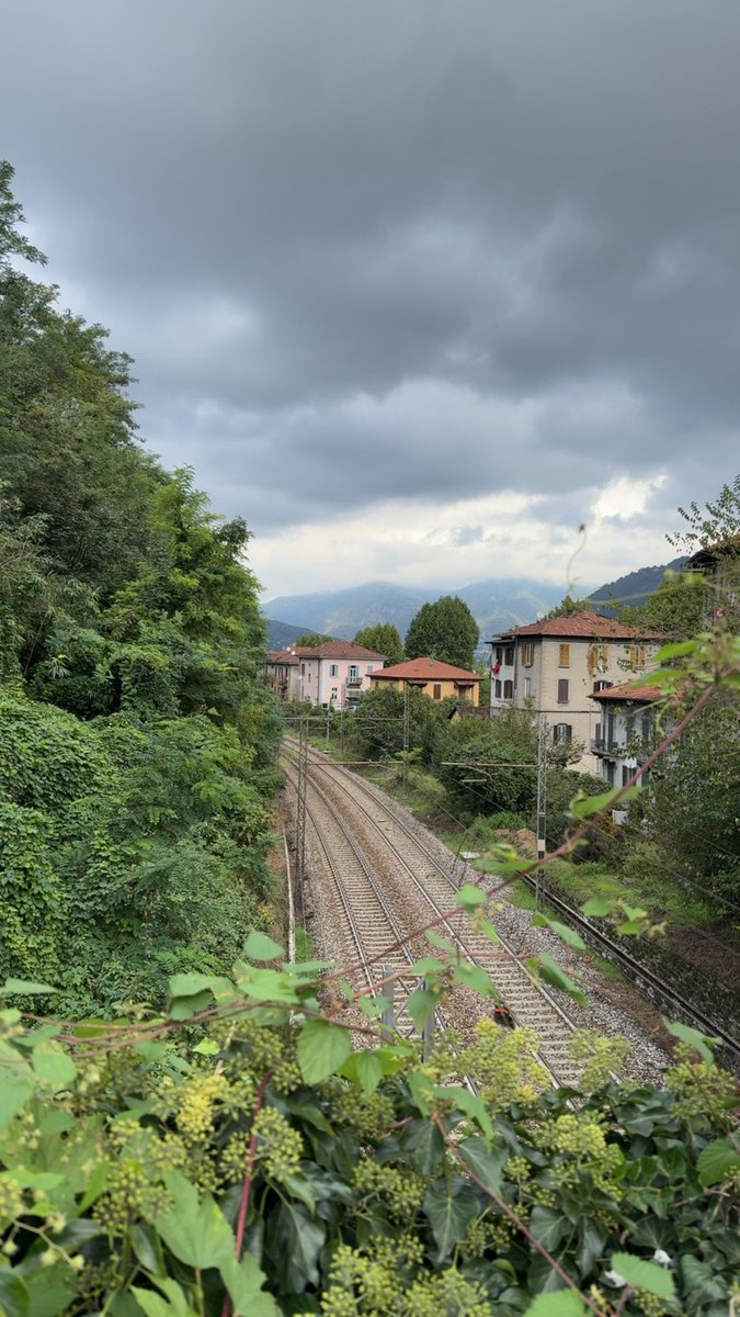 myth070's tweet photo. Italy, Como🇮🇹 https://t.co/vBliFRUDiG