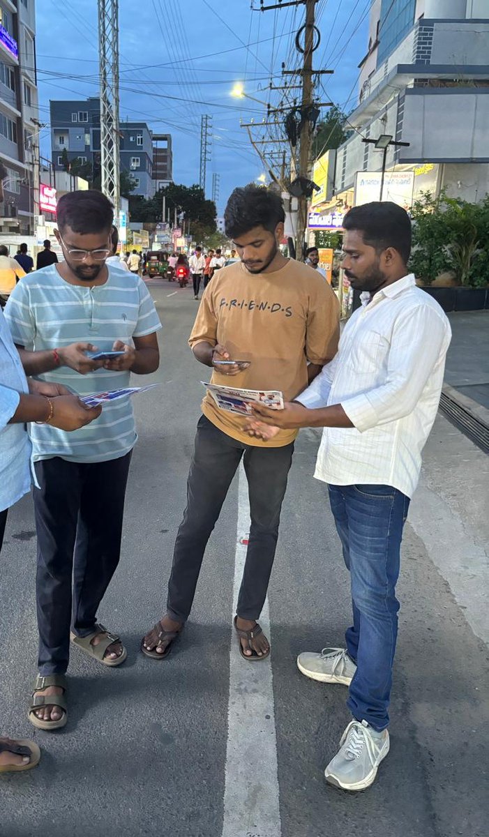 subbarao8384's tweet photo. CHHATRON KI GOONJ 1day (విద్యార్థి గర్జన) https://t.co/eSyniExQoq