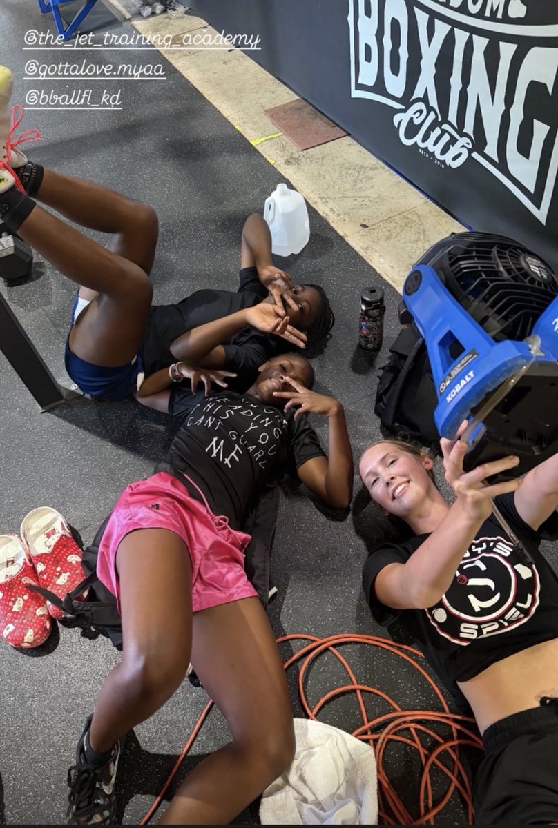 MorganYuhas1's tweet photo. Conditioning days aren’t always pretty. 🥵
Sweat. Sore muscles. Empty tanks. Laying on the floor because you gave everything you had.🏀🏀 

 #HardWorkPaysOff  #GirlsBasketball
#HoopLife #BasketballTraining
#ClassOf2028 @Ballislife
@ProspectsNation https://t.co/SlRhzk7c24