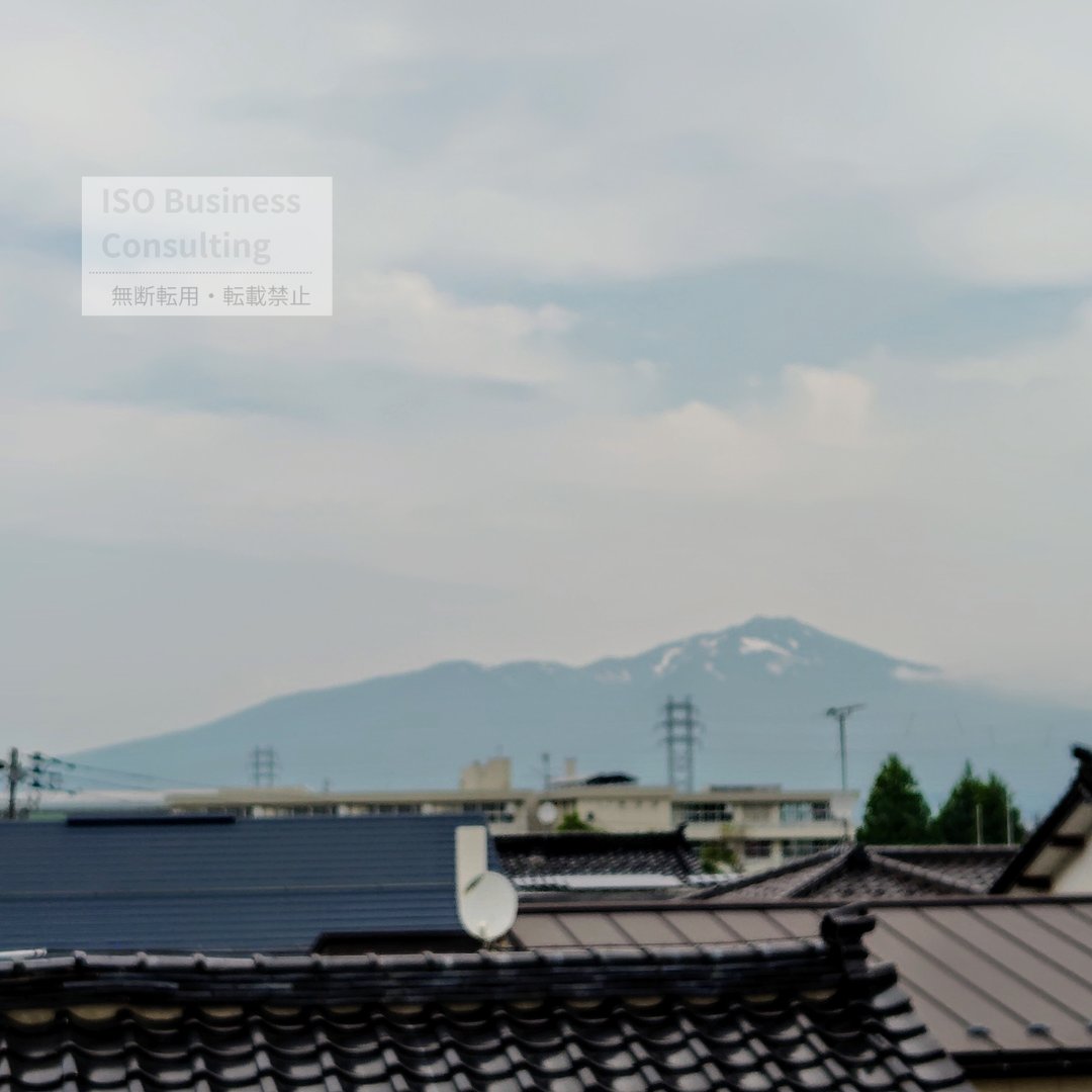 ISOBConsul's tweet photo. 午後からは雨の予報の酒田市です。
いまのところ、鳥海山は見えていますが、うすぼんやりとした淡い山容でした。

本日もよろしくお願いいたします。 https://t.co/LpwPsGDO9i
