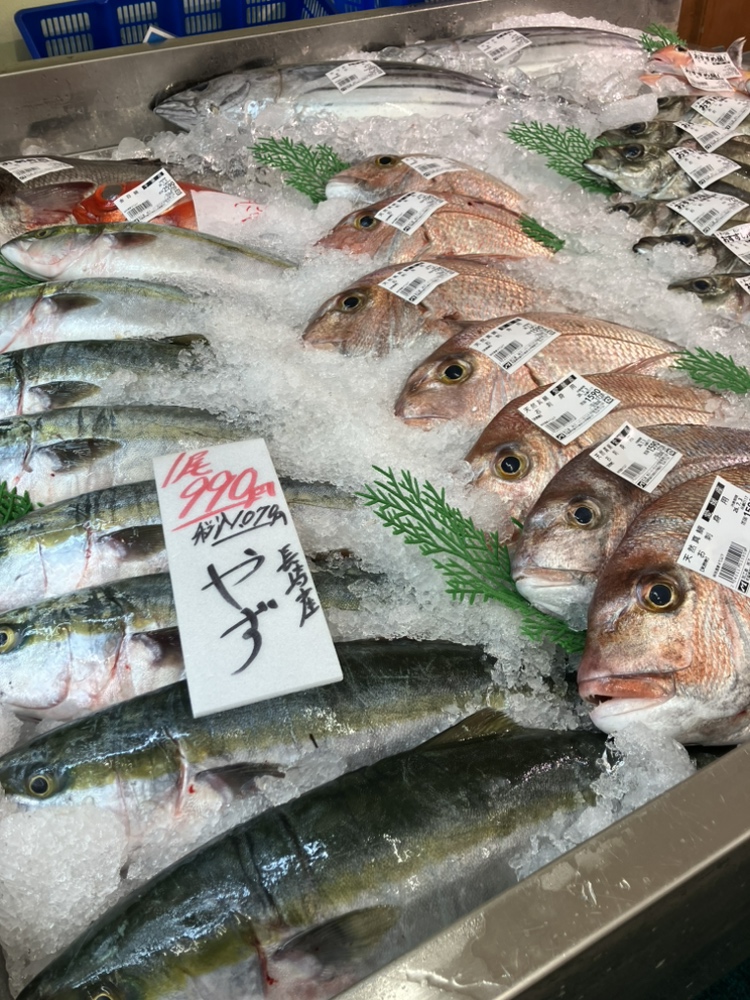 06_morinaga's tweet photo. 7/2は 半夏生🐙
梅雨空が続いていますが、しっかり食べて元気をチャージ💪
関西を中心に、半夏生には「タコ」を食べる��慣があります。稲の根がタコの足のように深く張ることを願った縁起物なんです🌾鮮魚コーナーでは、旨味たっぷりの新鮮なタコを大奉仕中！
#半夏生 　#魚　#ごはん #Wカップ https://t.co/PrDNUBYtG1
