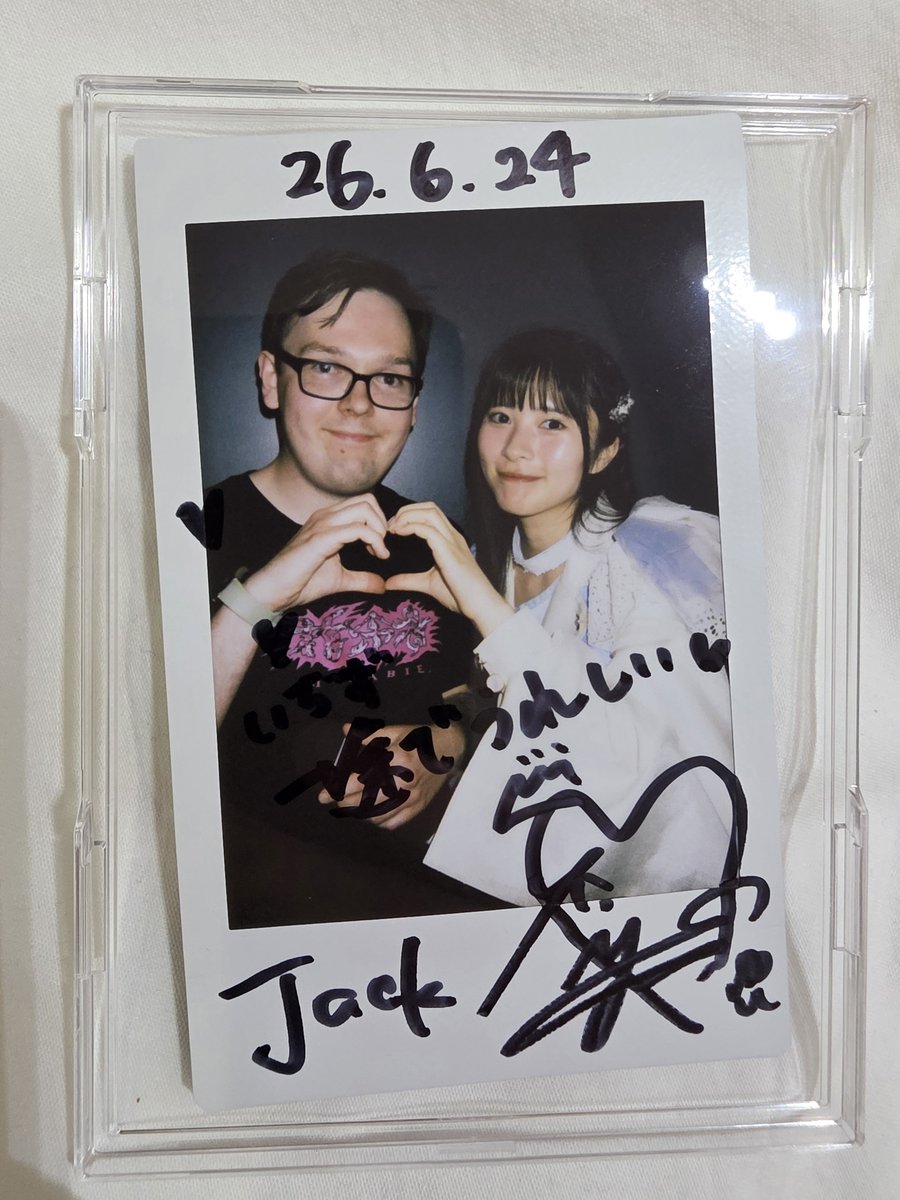 themagiccrumpit's tweet photo. 遅いけど、ありがとうゆいちゃん！
また会って嬉しかった
ライブは楽しかったよ https://t.co/s3aUjHYdH4