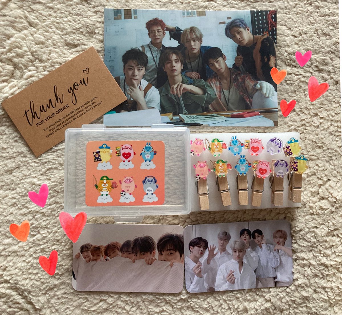 seo_nissy's tweet photo. ノアちんにお願いしていた、ロロハクリップ&amp;画鋲セットが届きました😊
それぞれ持ってるロロハがかわいすぎる😍
トレカやポストカードも素敵✨
いつもありがとうございます🥰

@nibnoom26 
@noabin126 https://t.co/NELeu9k2c7